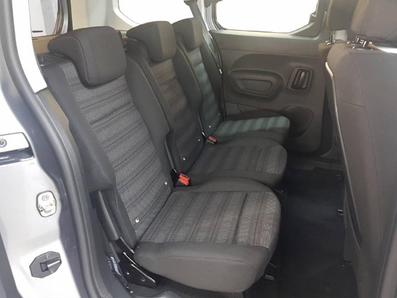 Vehicle image 10 Vehicle image 10