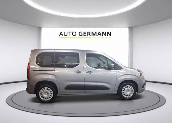 Vehicle image 6 Vehicle image 6