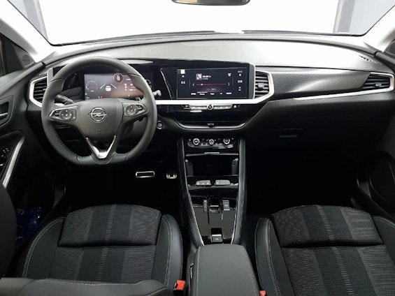 Vehicle image 18