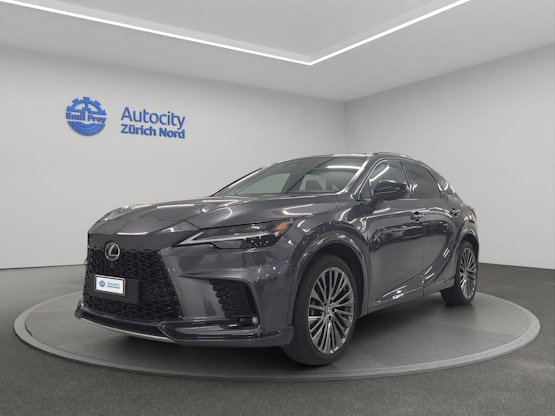 First vehicle image