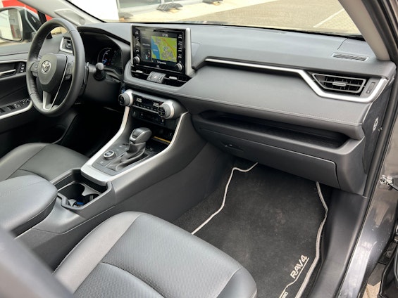 Vehicle image 13 Vehicle image 13