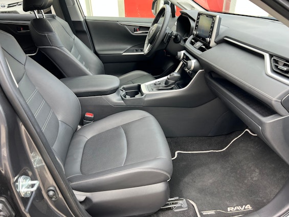 Vehicle image 12 Vehicle image 12