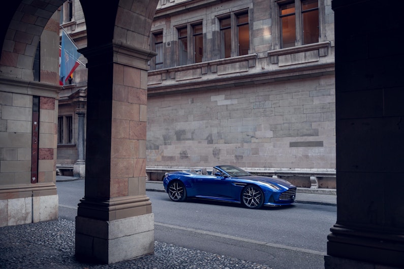 Vehicle image ASTON MARTIN DB12