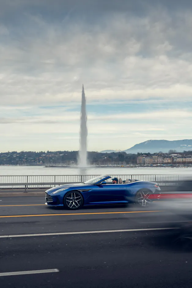 Aston Martin DB12 Volante 4.0 V8 Bi-Turbo