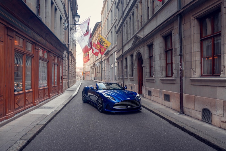 Vehicle image ASTON MARTIN DB12