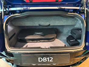 https://vehicle.imgix.net/3279611/951b8bae-4b4d-4c4b-b36a-ab9cb1c47853.jpg