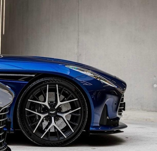 Vehicle image ASTON MARTIN DB12