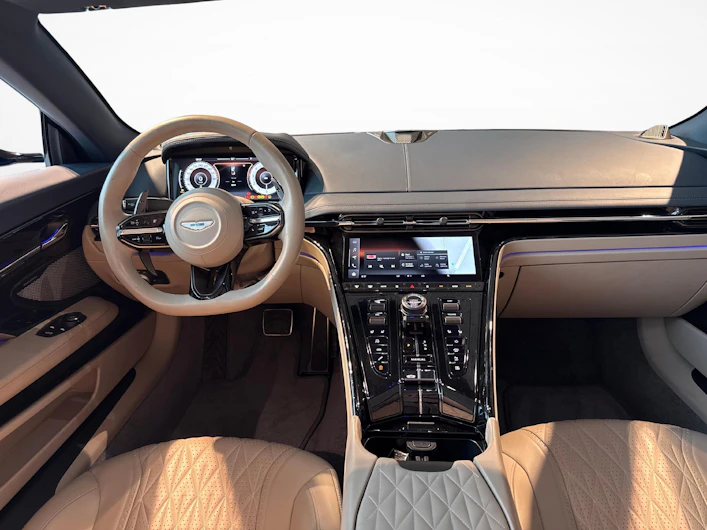 Fahrzeugbild ASTON MARTIN DB12