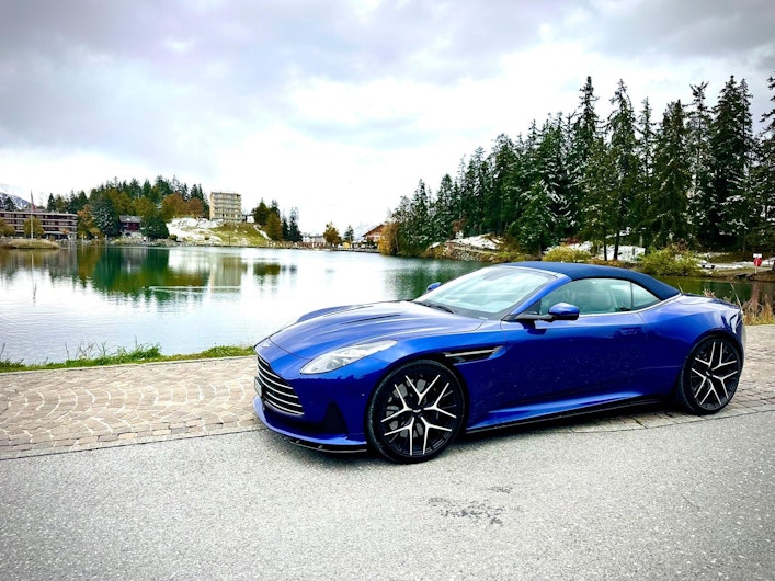 Vehicle image ASTON MARTIN DB12