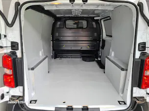 Peugeot Expert Fourgon Standard Électrique 136ch 75 kWh