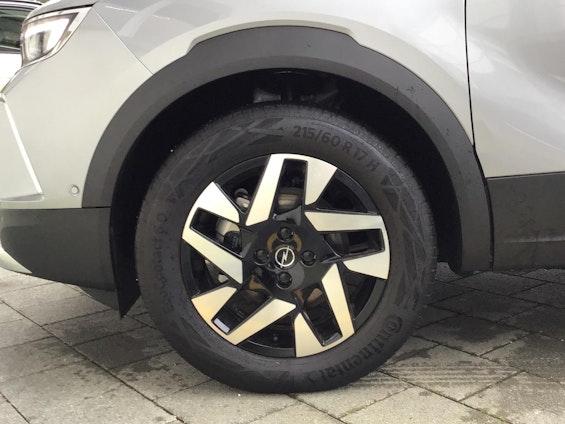 Vehicle image 9 Vehicle image 9