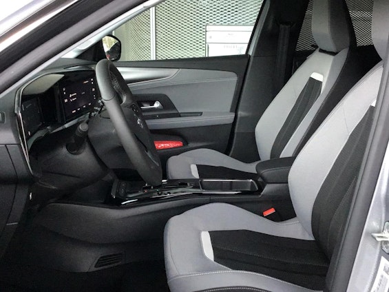 Vehicle image 3 Vehicle image 3