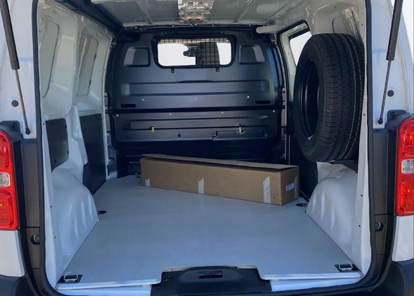 Vehicle image 6 Vehicle image 6