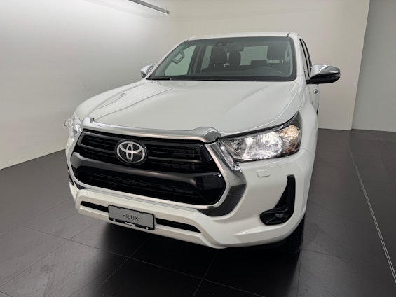 First vehicle image