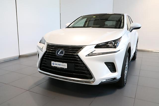 LEXUS NX 300h Comfort: Jetzt Probefahrt buchen!