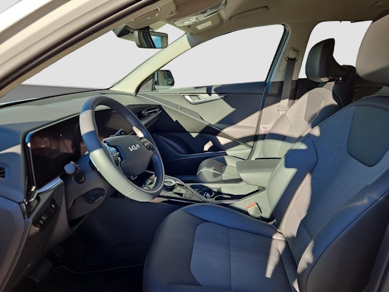 Vehicle image 5 Vehicle image 5