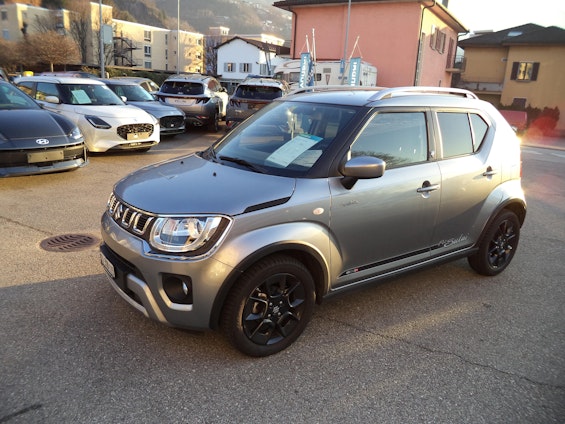 First vehicle image