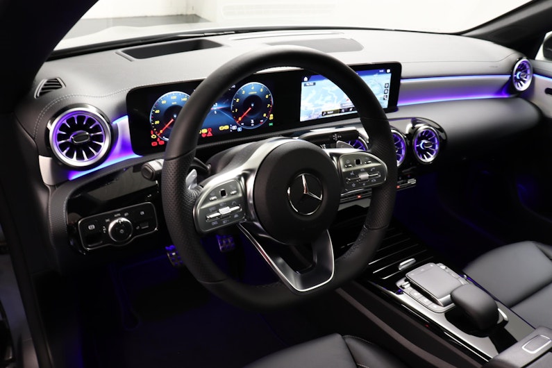 Vehicle image MERCEDES-BENZ CLA 250