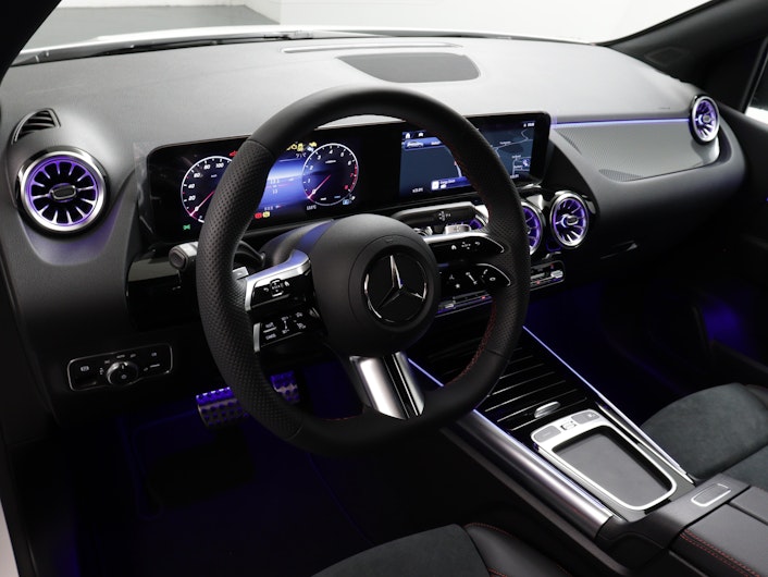 Vehicle image MERCEDES-BENZ B 200