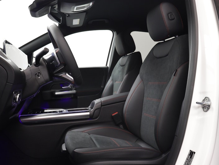 Vehicle image MERCEDES-BENZ B 200