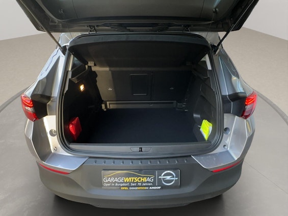 Vehicle image 11 Vehicle image 11