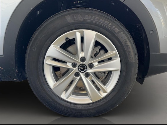 Vehicle image 15 Vehicle image 15