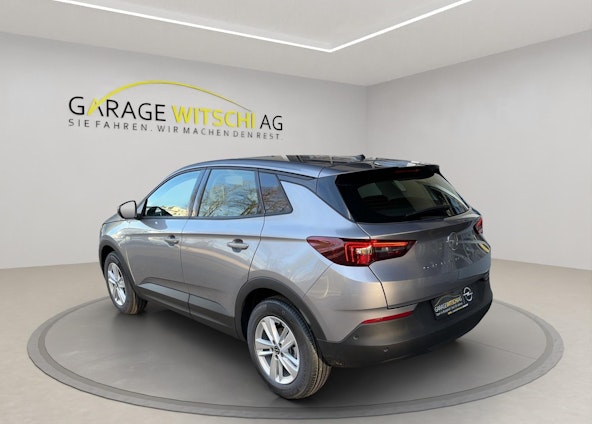 Vehicle image 6 Vehicle image 6