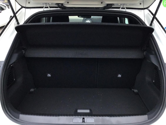 Vehicle image 8 Vehicle image 8