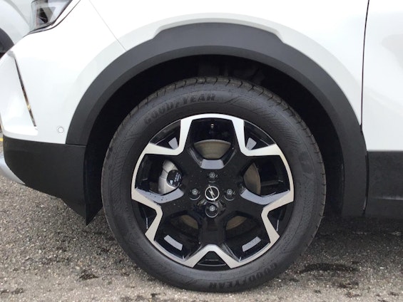 Vehicle image 9 Vehicle image 9