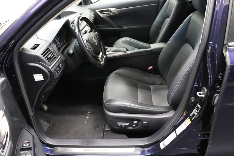 Vehicle image LEXUS CT