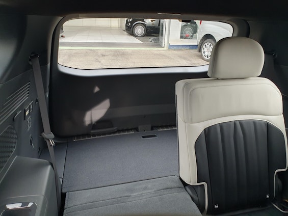 Vehicle image 19 Vehicle image 19