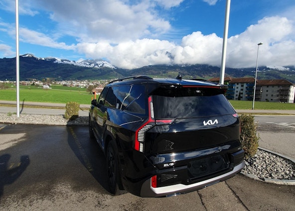 Vehicle image 2 Vehicle image 2