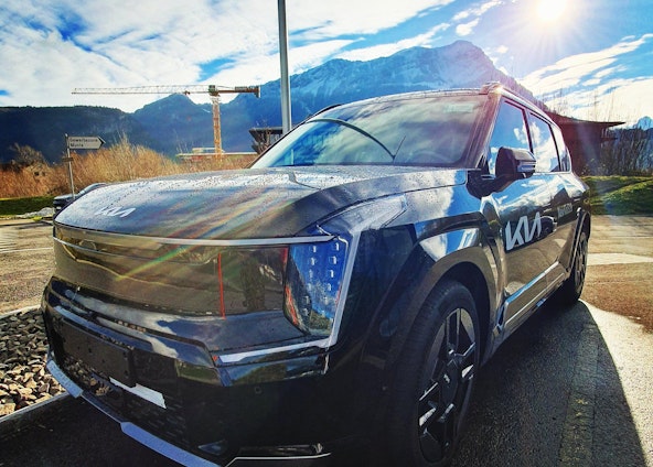 First vehicle image First vehicle image