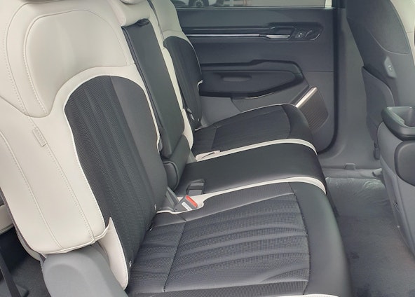 Vehicle image 18 Vehicle image 18