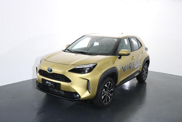First vehicle image