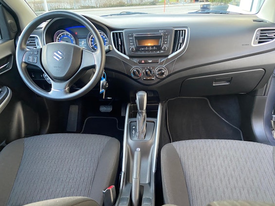 Vehicle image 7