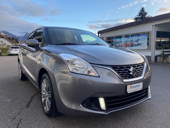 First vehicle image
