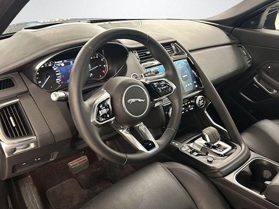 Vehicle image 9 Vehicle image 9