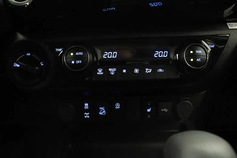 Vehicle image TOYOTA HI-LUX