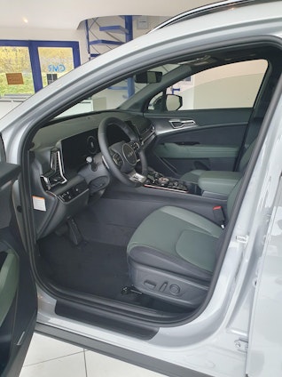 Vehicle image 13 Vehicle image 13