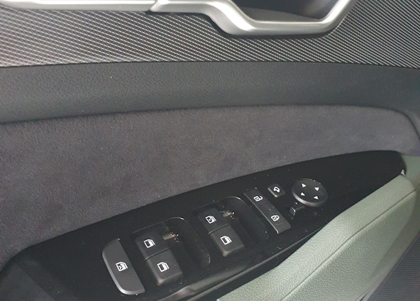 Vehicle image 14 Vehicle image 14