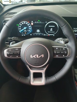 Vehicle image 16 Vehicle image 16