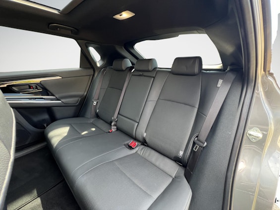 Vehicle image 14 Vehicle image 14