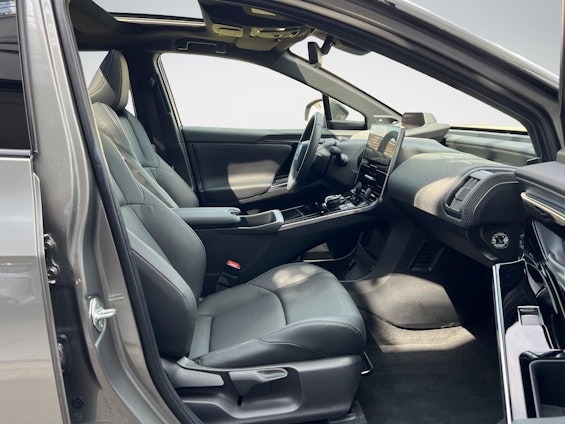 Vehicle image 15 Vehicle image 15