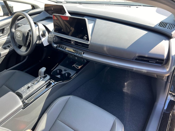 Vehicle image 13 Vehicle image 13