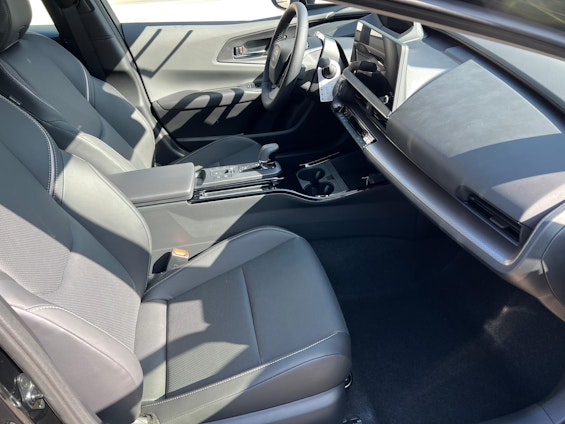 Vehicle image 12 Vehicle image 12