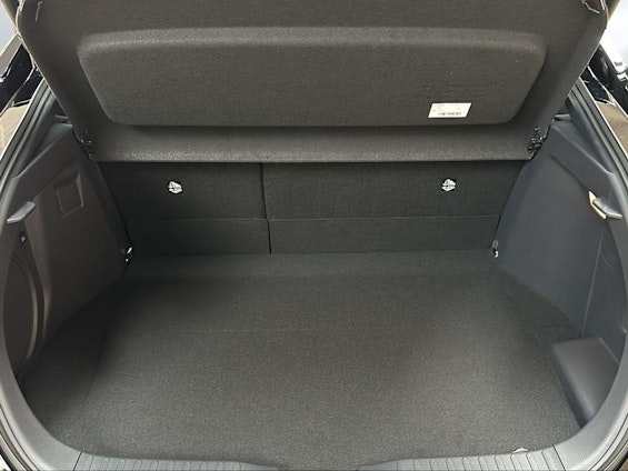 Vehicle image 7 Vehicle image 7