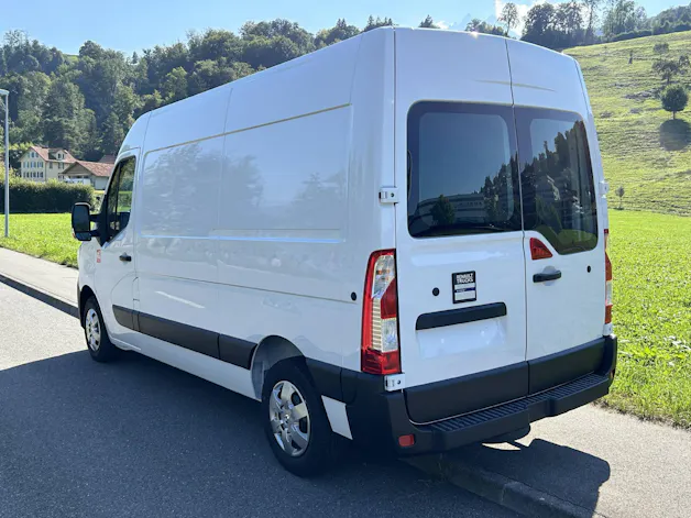 Renault Master E-Tech 3.5t EV 52kWh L2H2