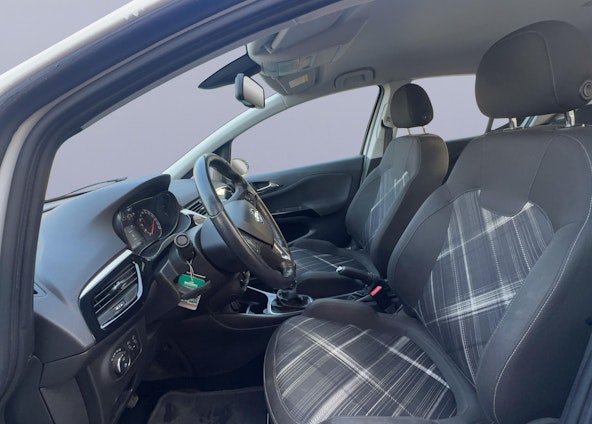 Vehicle image 9 Vehicle image 9