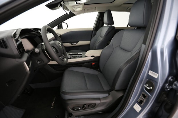 Vehicle image 3 Vehicle image 3